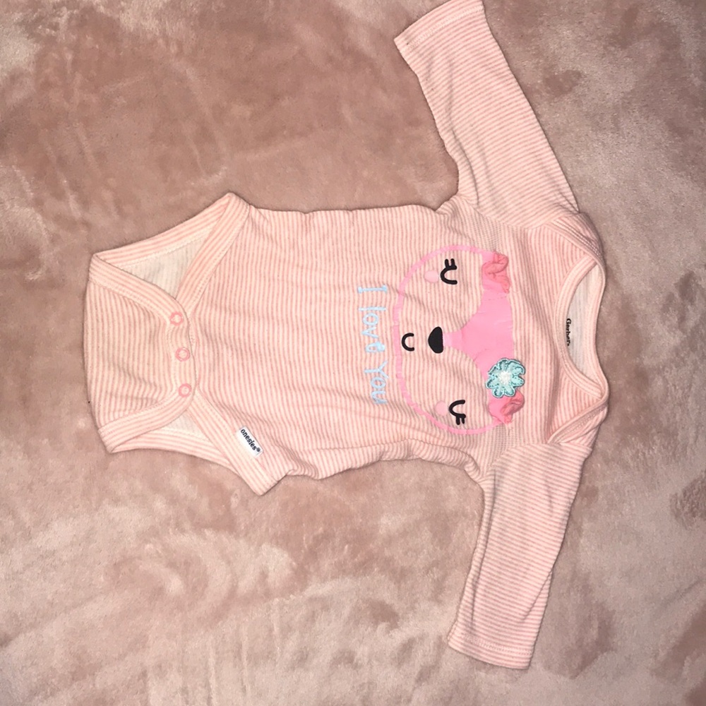 3-6 month onesie for a baby girl. Gently worn.